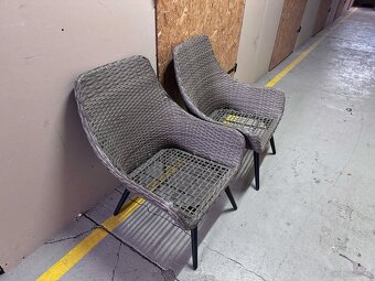 Syndyk sprzeda używane meble ogrodowe - 12