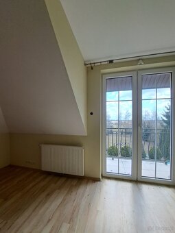 Willa z basenem w Charłupi Wielkiej powiat sieradzki - 12