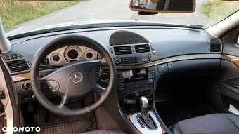 Mercedes W 211 B.Zadbany - 12