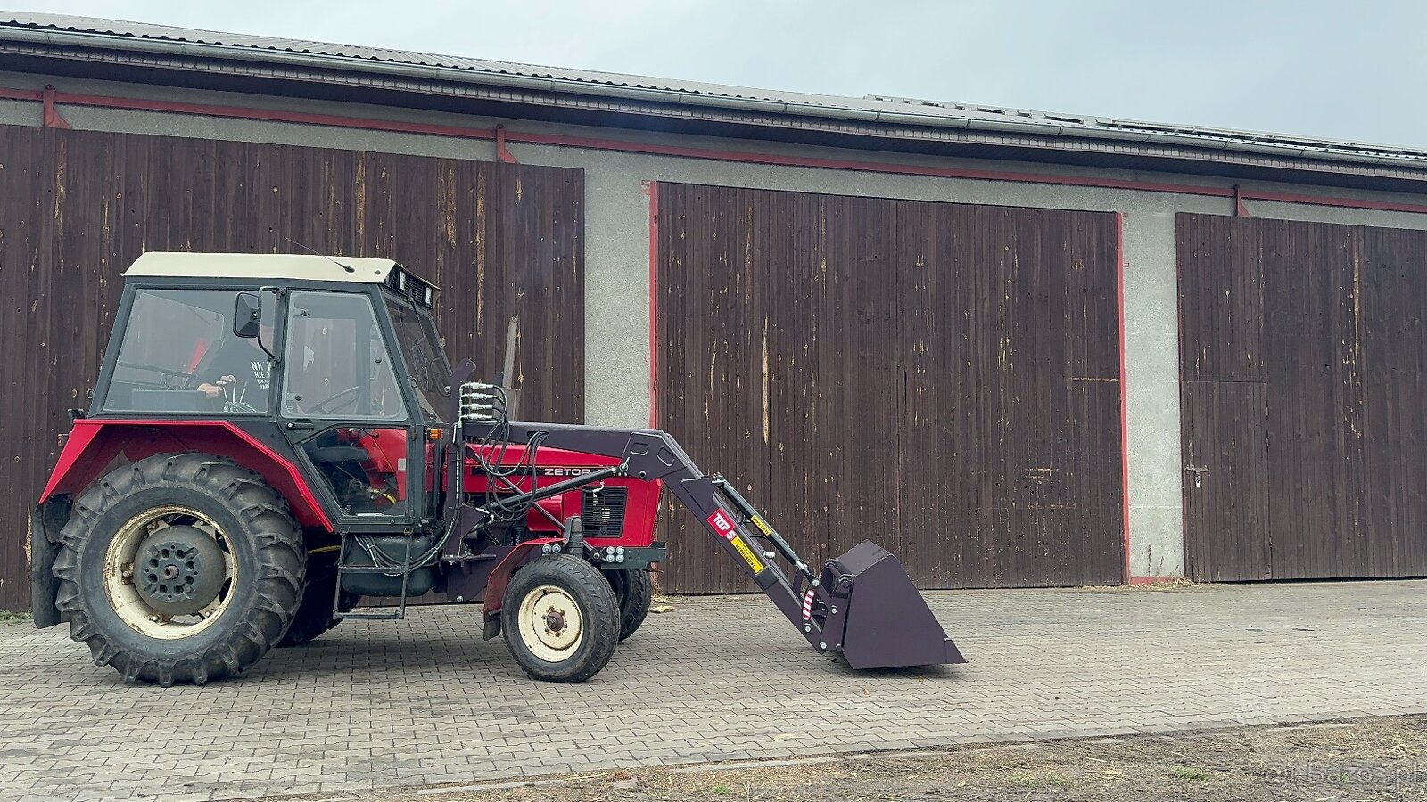 Ładowacz czołowy do Zetora z euroramką – udźwig 700 kg, 24 m - 13