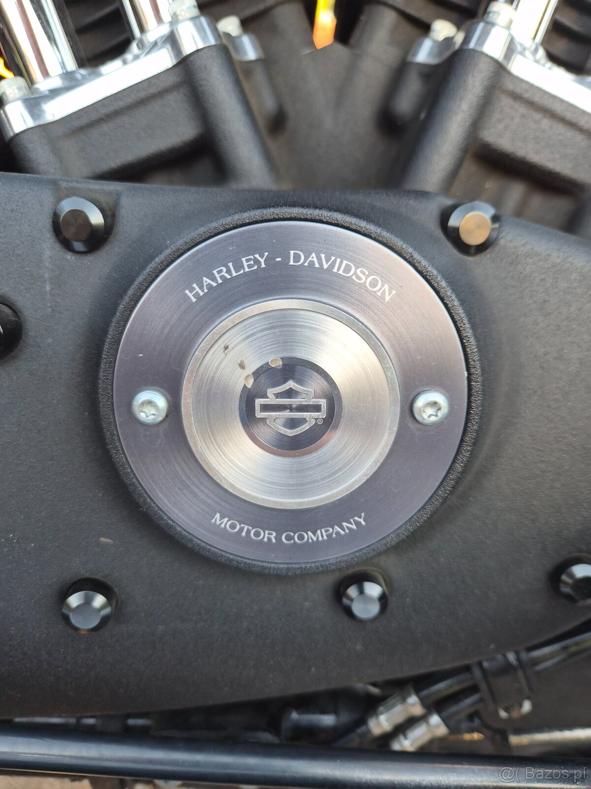 Harley-Davidson Iron XL883N – CHOPPER, KTÓRY PRZYCIĄGA SPOJR - 13