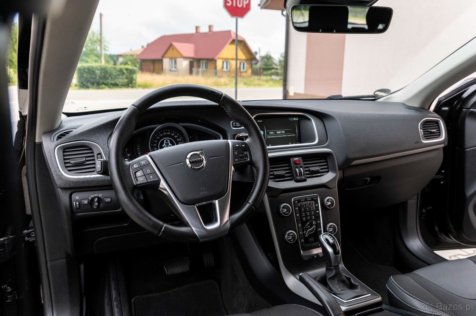 VOLVO V40 - 13