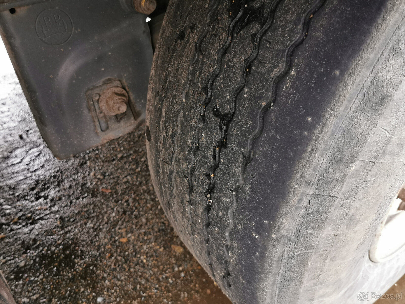 Sprzedam naczepę skrzyniową KRONE SD - USZKODZONĄ - 13