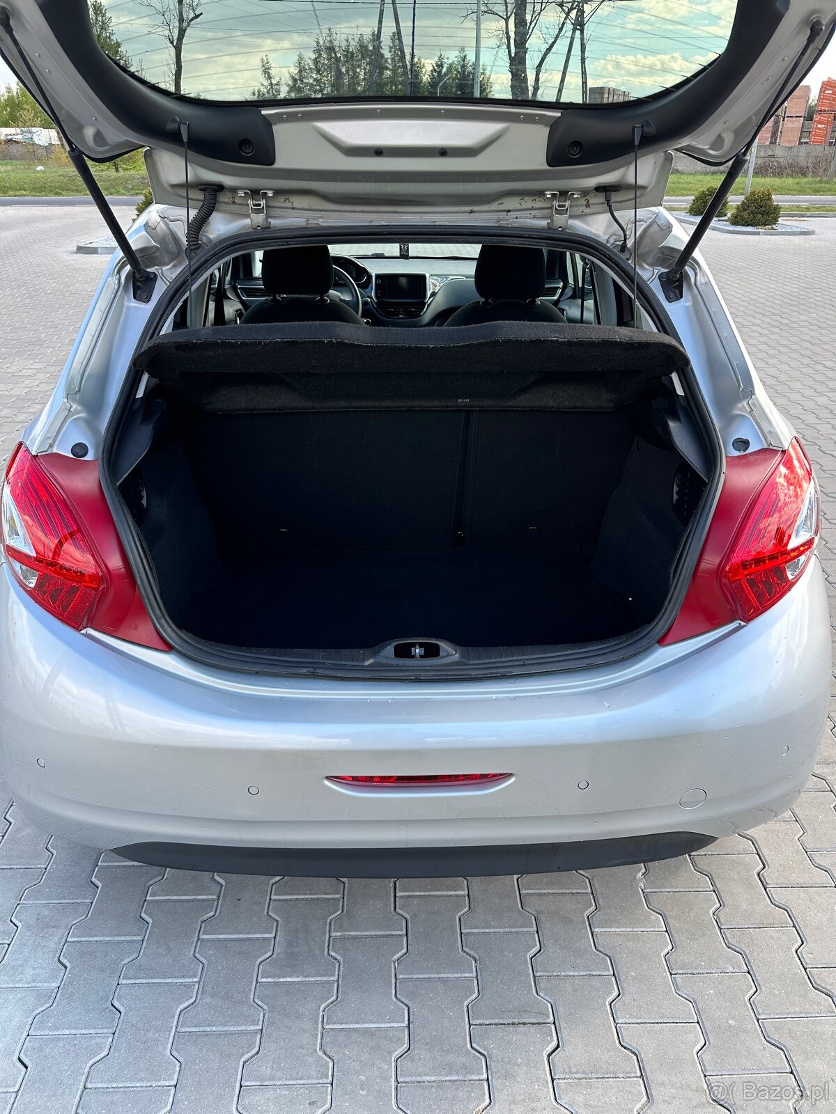 Peugeot 208 - 13