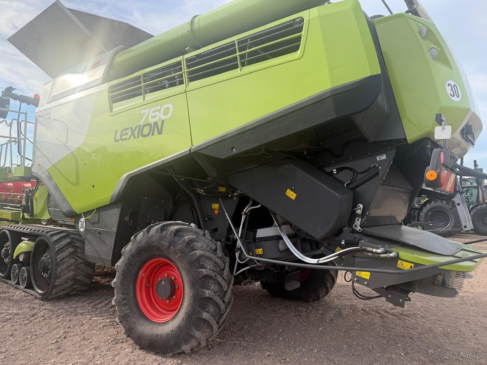 Kombajn zbożowy Claas Lexion 760TT heder V1050 rok prod.2014 - 13