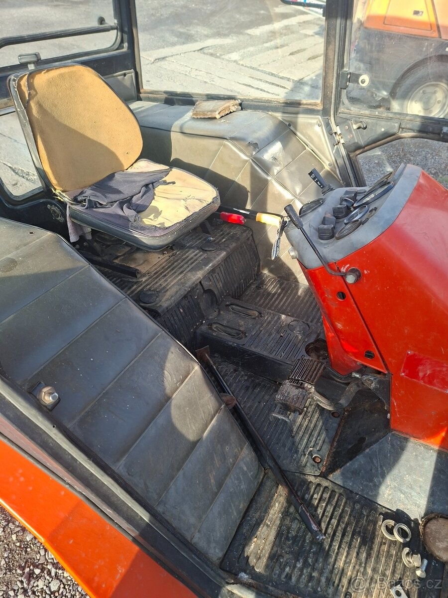 Kabina Zetor seria 3 - 13