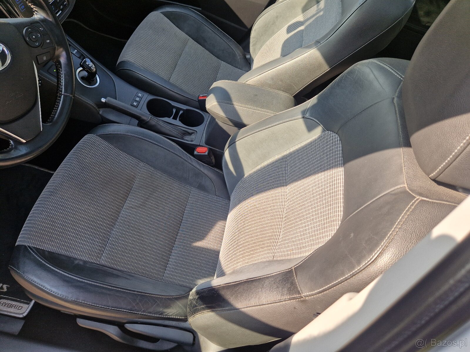 TOYOTA AURIS II 1.8HYBRID 2018R - 13