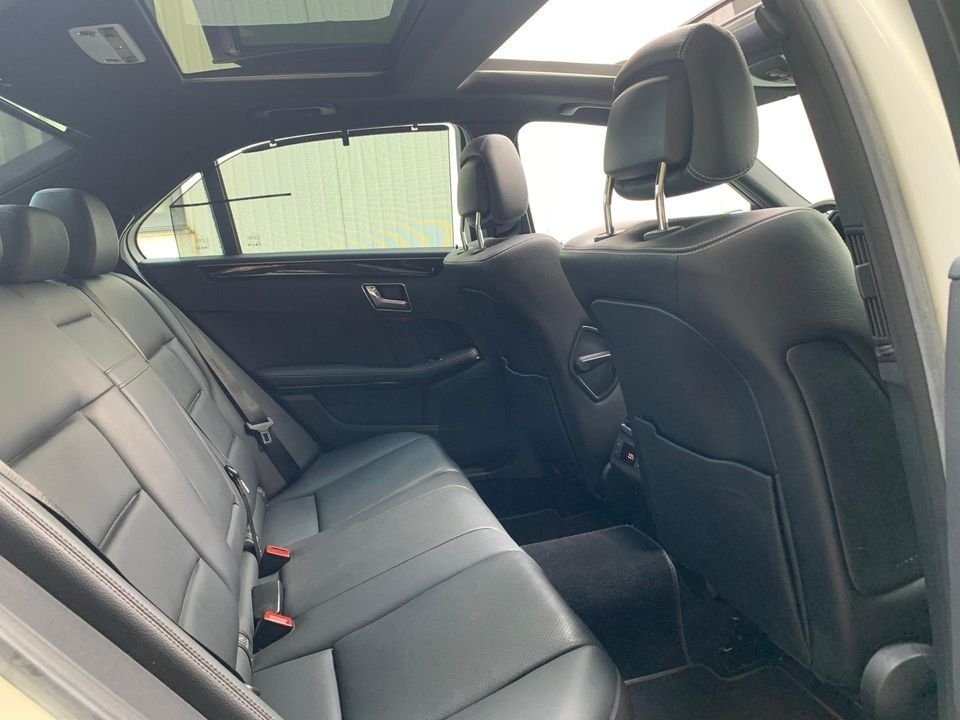 2011 Mercedes-Benz E 220 Avantgarde AMG Package - 13