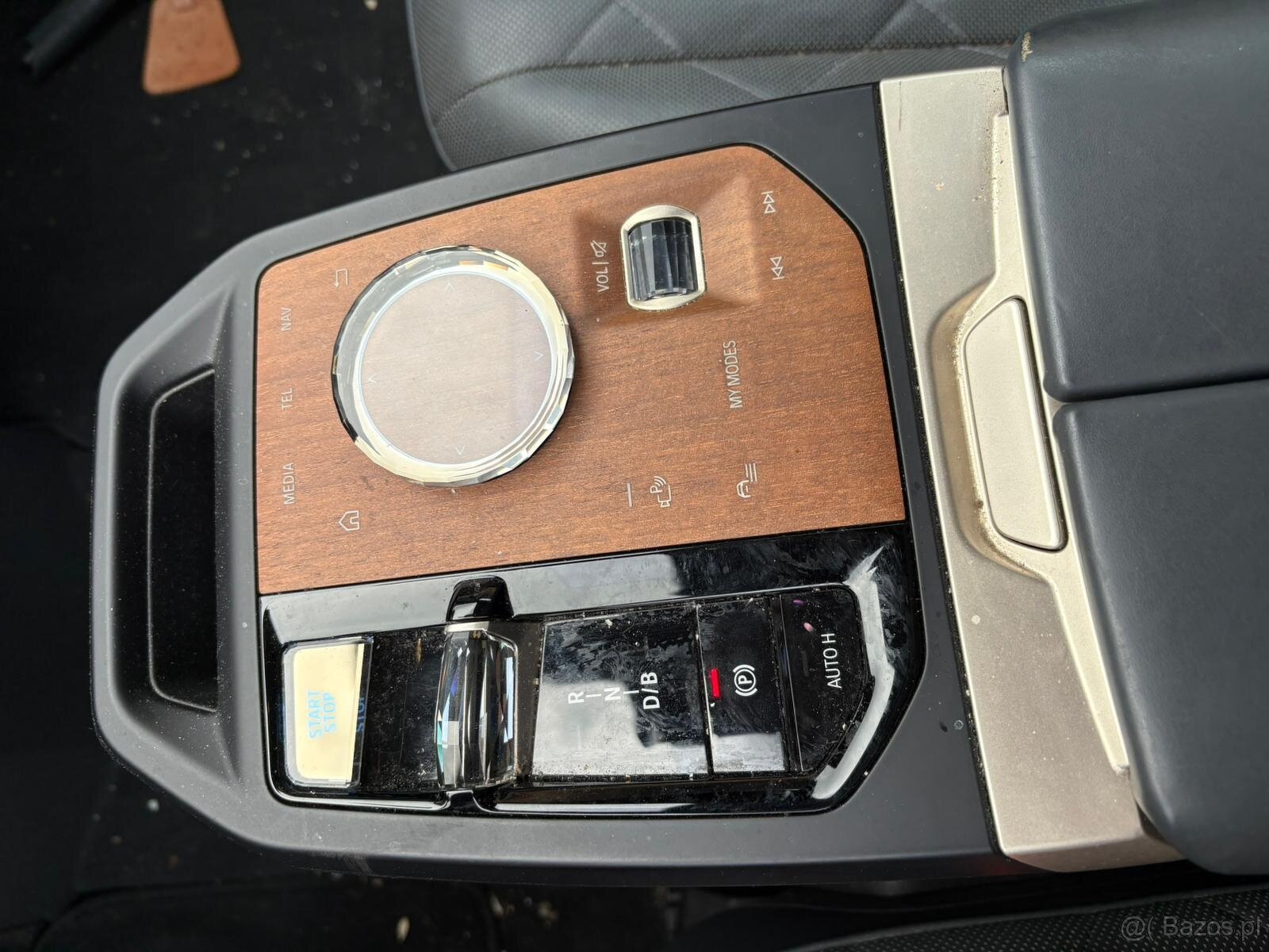 BMW IX Xdrive 40, r.6/2022, klima, panorama, 1. wlasciciel - 13