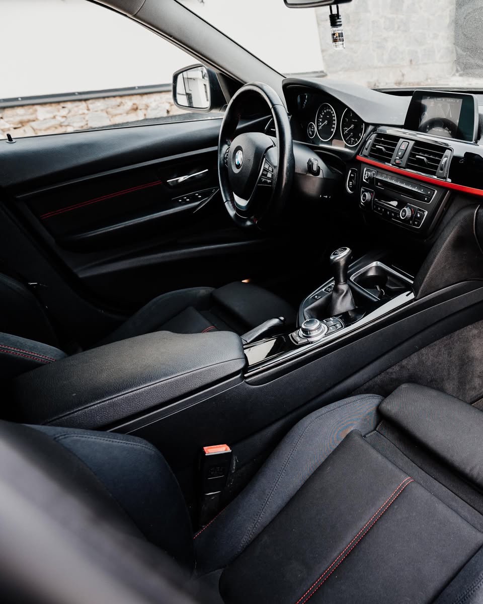 BMW 318d SPORT F31 Touring 105kW – R19, 2015 - 13