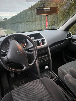 Peugeot 207 - 13