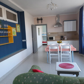 Kolobrzeg dom: 6 Apartamentow + 3 korty squash'a - 13