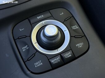 Renault Mégane + LPG 1.4/96kW ČR Navigace r.v. 2011 - 13
