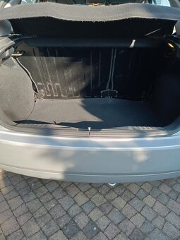 Ford Fiesta 2005 benzyna 1.4 przebiet 140 tyś - 13