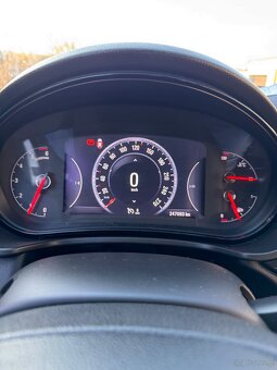 Opel Insignia 1,6 TDI - 13