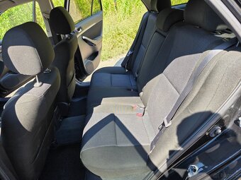 Toyota Avensis 2.2 D-CAT Premium - 13