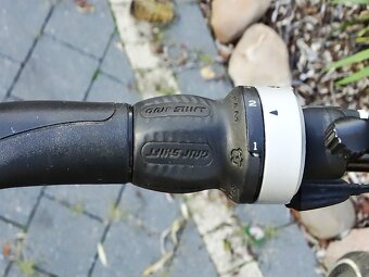 Klasyczny niemiecki rower miejski MIFA z prostą ramą, bagażn - 13