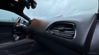 Dodge Challenger R/T Plus - 13