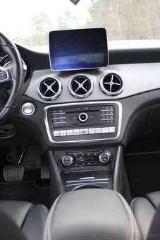 Mercedes-Benz Klasa GLA250 7G-TRONIC - 13