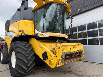 Kombajn zbożowy New Holland CX 860 stół do rzepaku klimatyza - 13