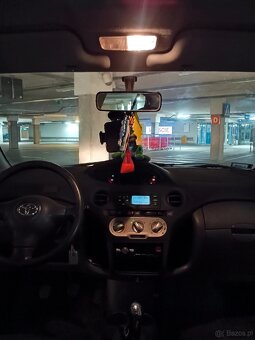 Sprzedam niezawodną i praktyczną Toyotę Yaris - 13