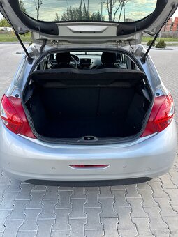 Peugeot 208 - 13