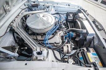 Ford mustang V8 1965 odrestaurowany od podstaw - 13