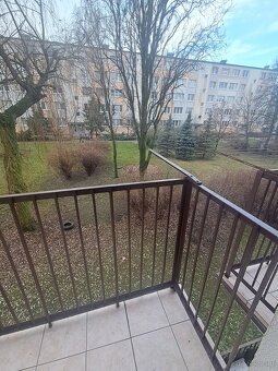 2 pokoje, 41.30 m2, balkon, I piętro, po remoncie,Os. Asnyka - 13