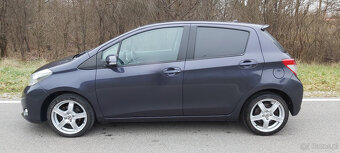 Yaris 1,4 D 90KM Comfort 2012r 186 800 km NAVI kamera zarej. - 13