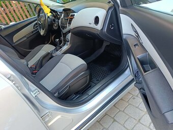 Sprzedam pięknego Chevroleta Cruze 2012 rok 2.0d ładny stan - 13