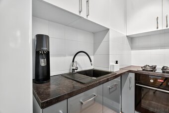 BEZPOŚREDNIO. Przytulne mieszkanie na parterze w centrum S - 13