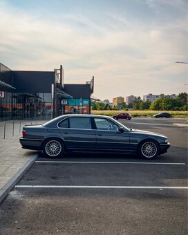 BMW e38 740iL - 13