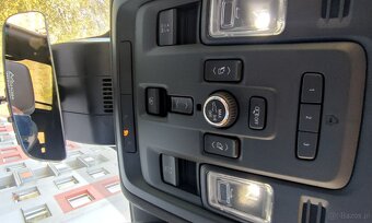 Chevrolet Suburban LPG 6.2L Hight Country 7 míst - 13