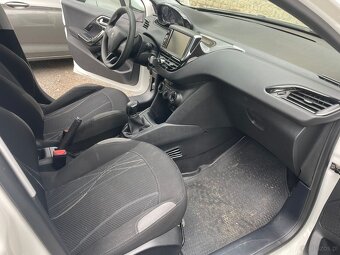 Peugeot 208 1.0i, r.2015, klimatyzacja - 13
