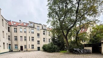 Na sprzedaż kawalerka na Wildzie tuż koło przystanku - 13