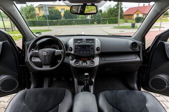 Toyota RAV4 - 13