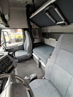 Sprzedaję ciągnik siodłowy VOLVO FH13 420 42T EEV - 13