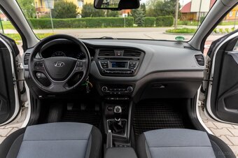 HYUNDAI i20 - 13