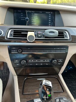 BMW 750i xdrive 2009 - 13