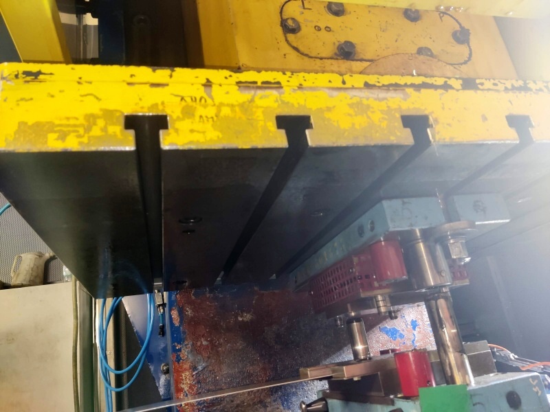 prasa LE 400 C - komplet. linia - 14