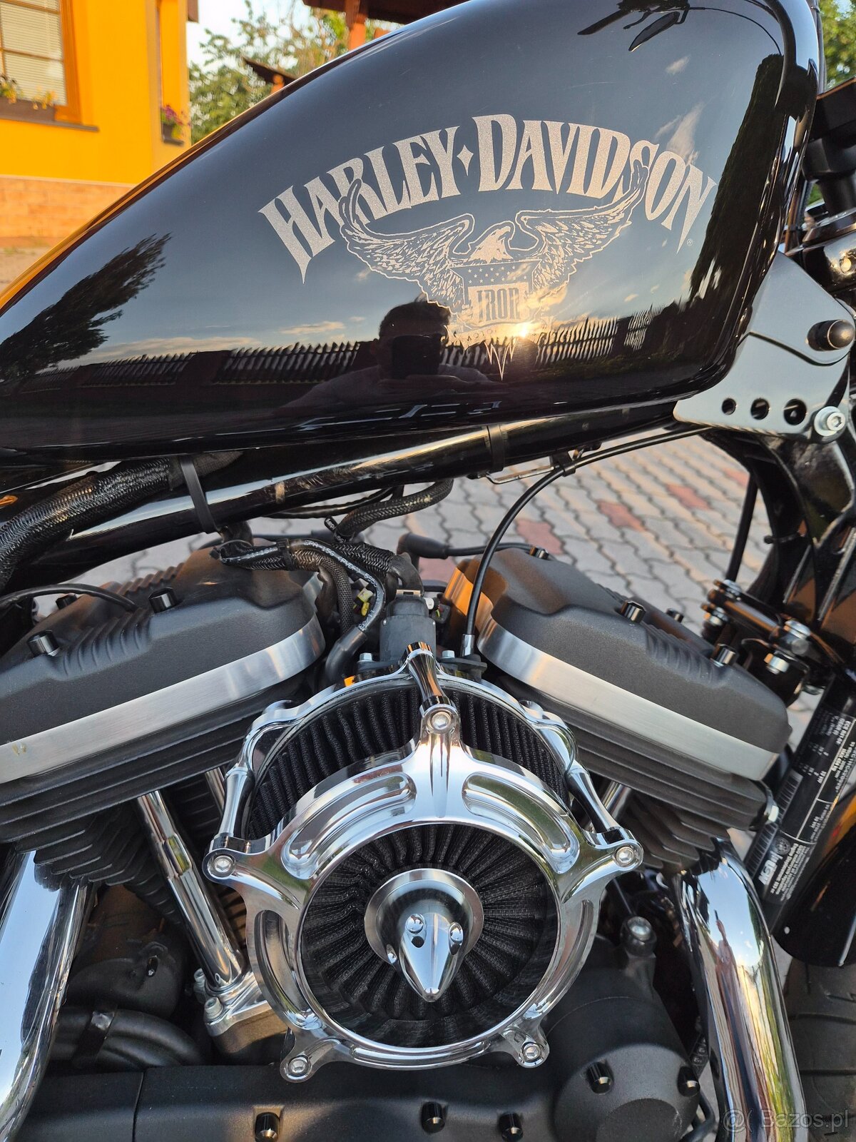 Harley-Davidson Iron XL883N – CHOPPER, KTÓRY PRZYCIĄGA SPOJR - 14