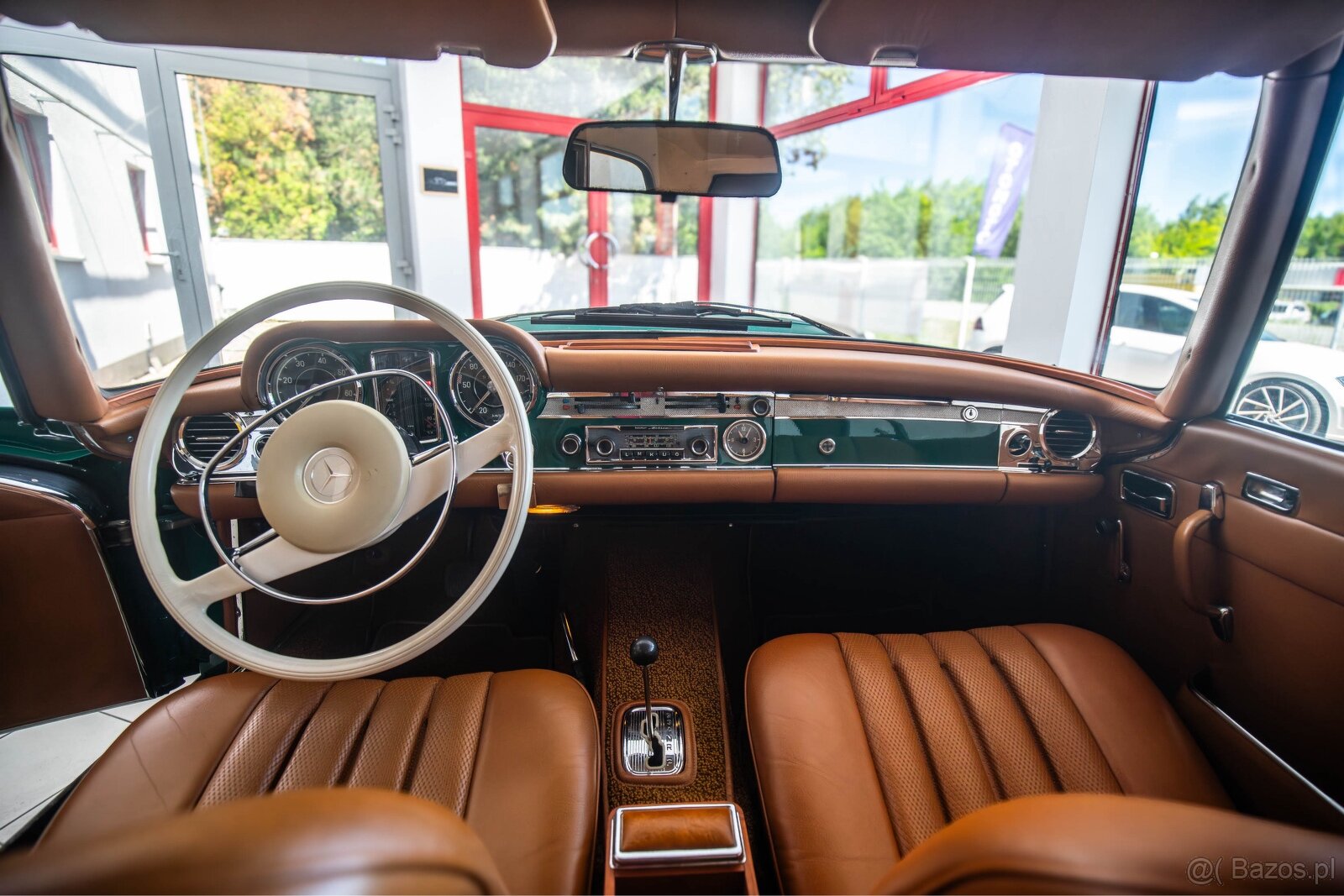 Mercedes Benz W113 280SL Pagoda - 14
