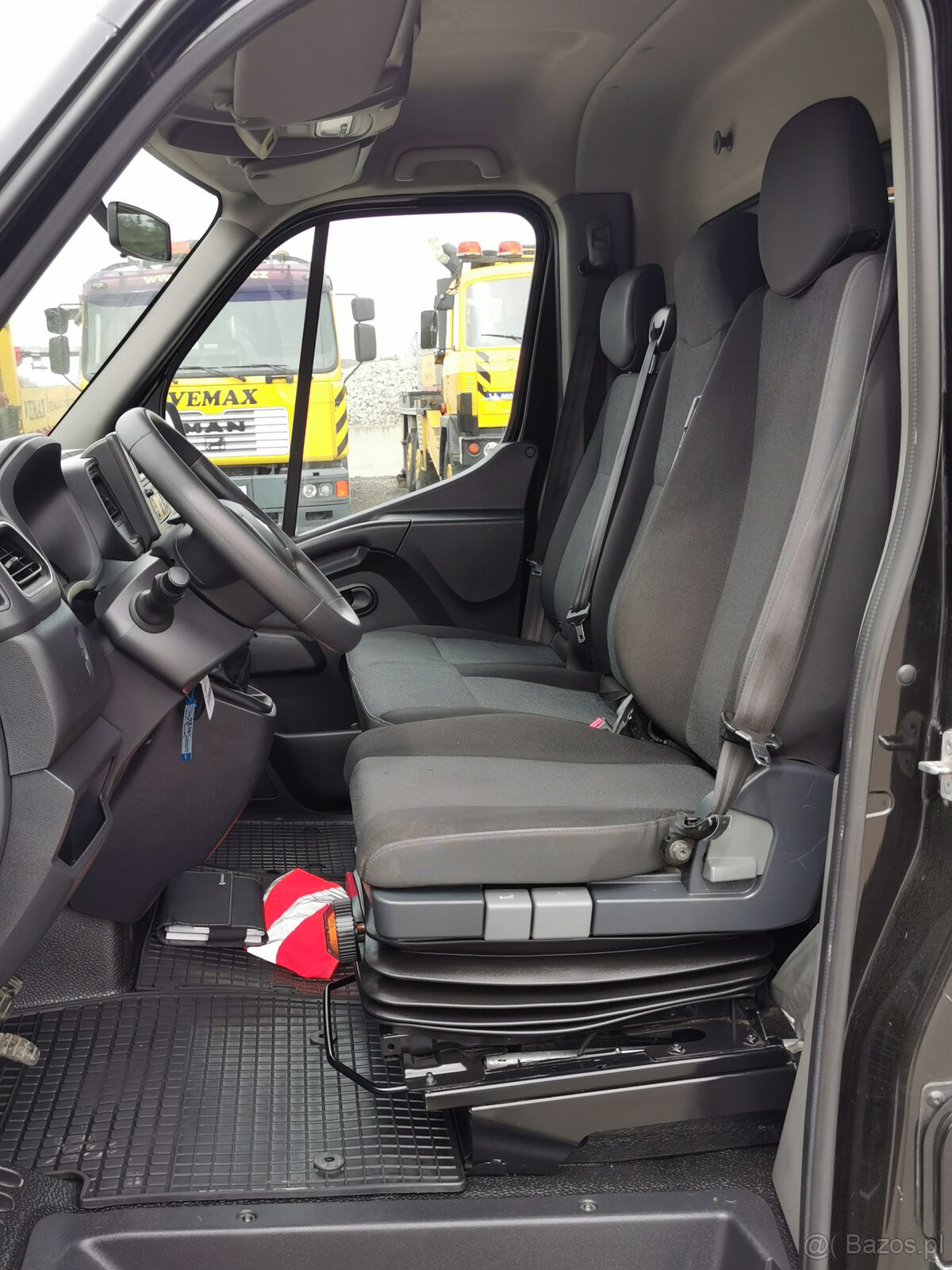 Sprzedam samochód ciężarowy RENAULT MASTER 2.3 E6 z platfor - 14