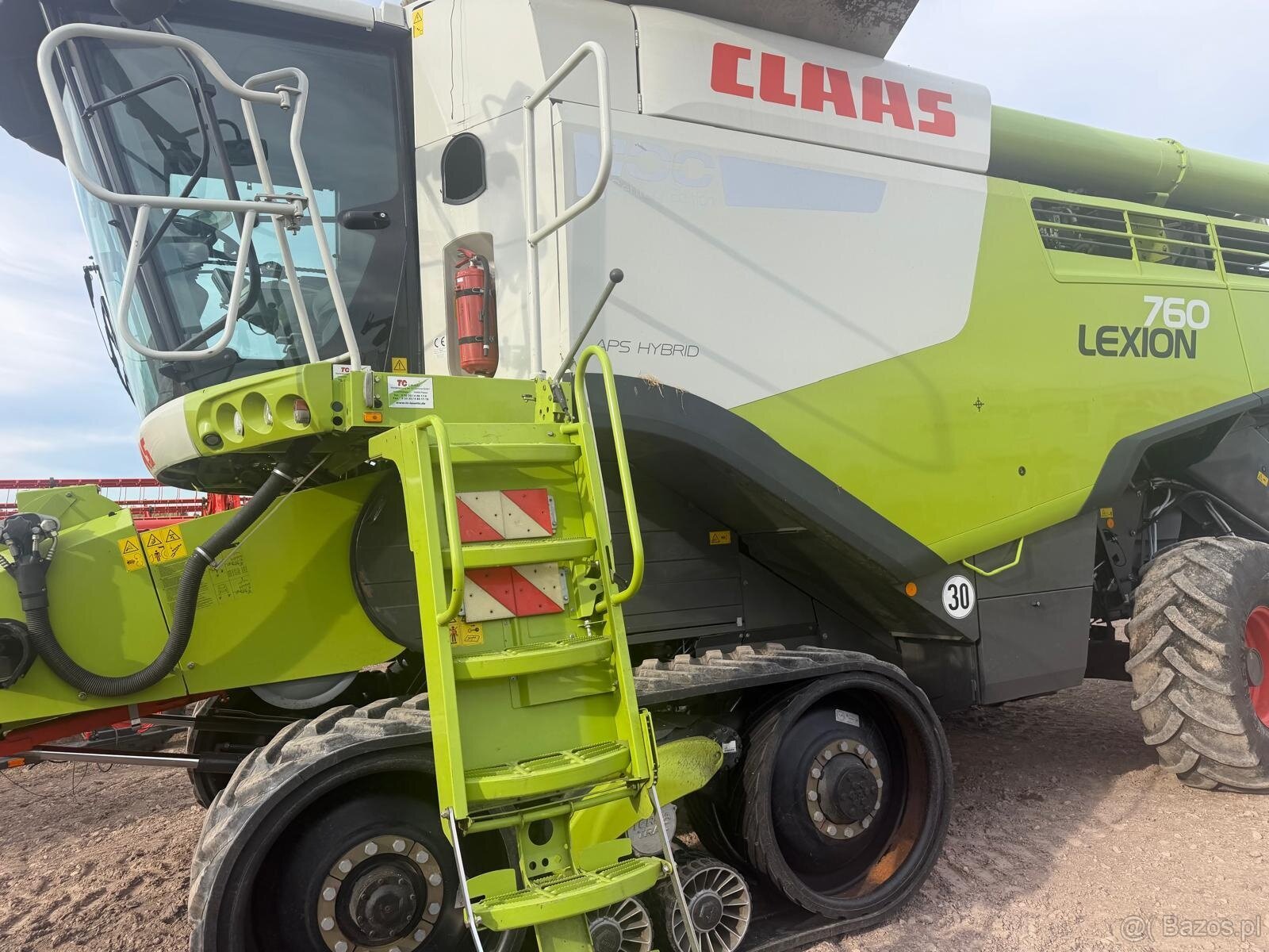Kombajn zbożowy Claas Lexion 760TT heder V1050 rok prod.2014 - 14
