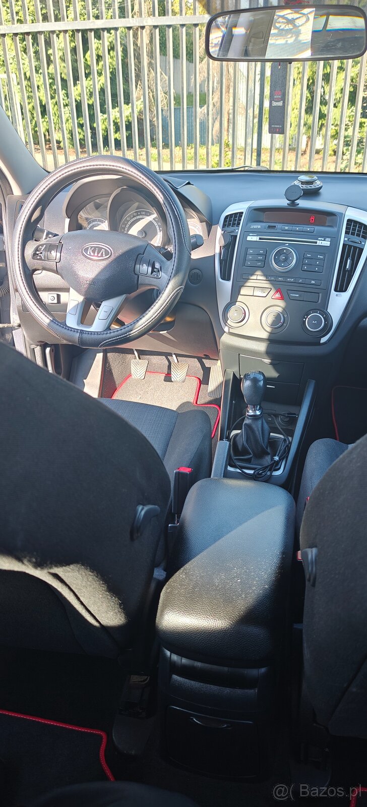 Kia cee'd SW kombi 1.4 B+LPG - 14