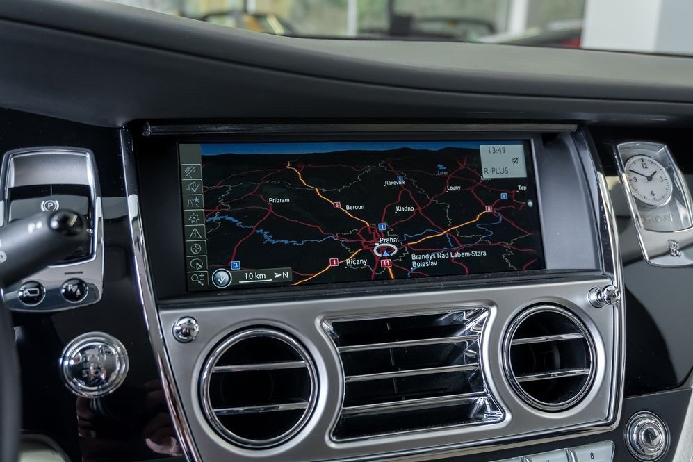 Rolls Royce Ghost maksymalny przebieg wyposażenia 68 000 km - 14