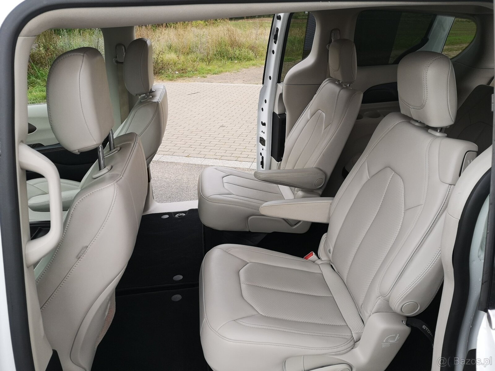 CHRYSLER PACIFICA (VOYAGER) 2021 - 14