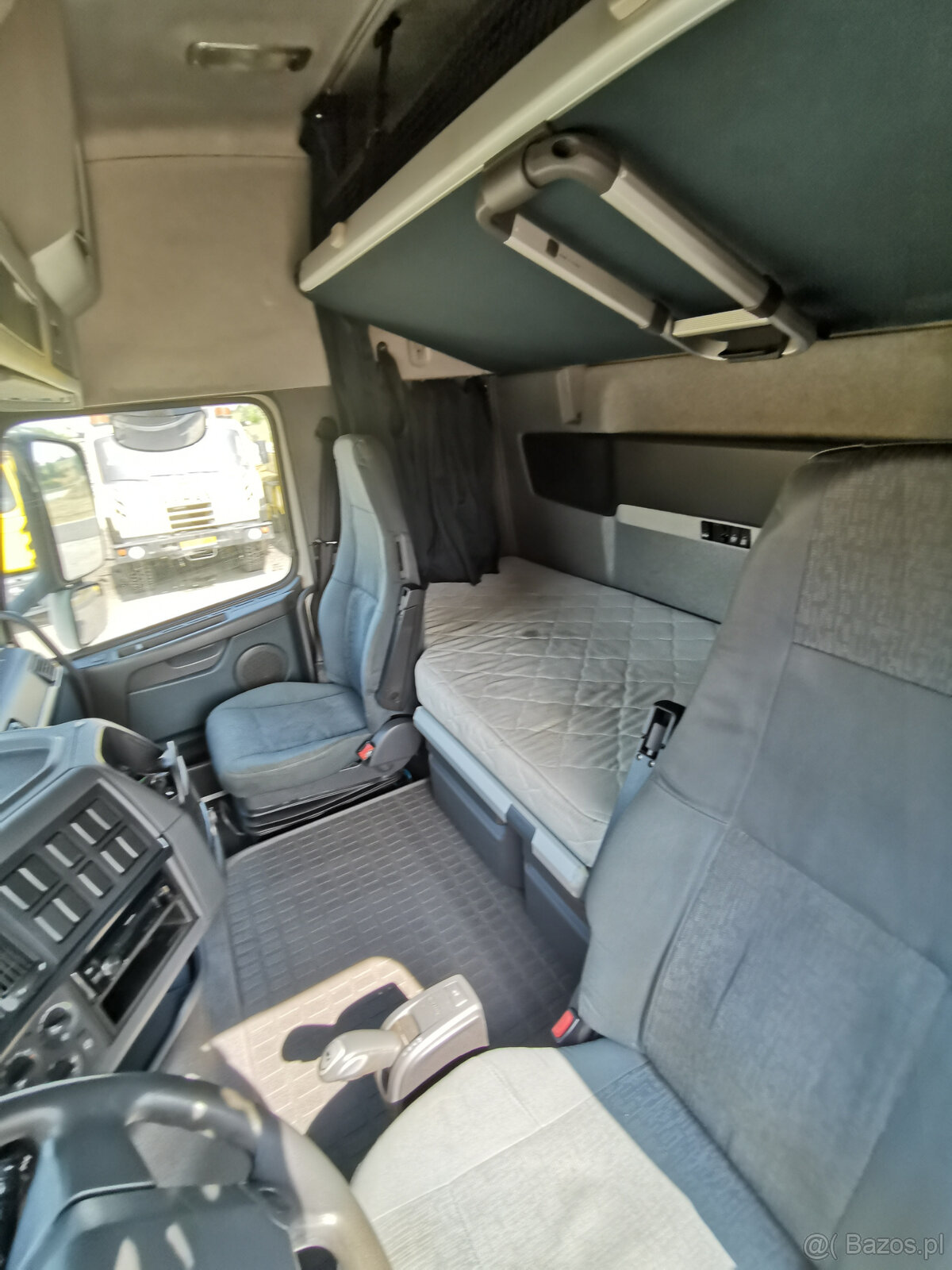 Sprzedaję ciągnik siodłowy VOLVO FH 13.460 42T EEV - 14