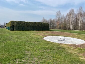 Dom z warsztatem serwisu ogumienia i basenem . Książenice gm - 14