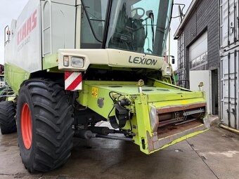 Kombajn zbożowy Claas Lexion 440 rok 2002 heder V660. - 14